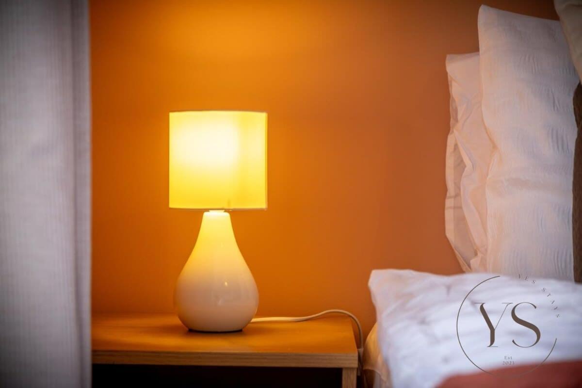 Sienna Longton Studio 2D - Wi-Fi, Alton Towers, Netflix Stoke-on-Trent Zewnętrze zdjęcie